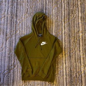 Nice Military Green Nike pullover hoody. Condition is like new!